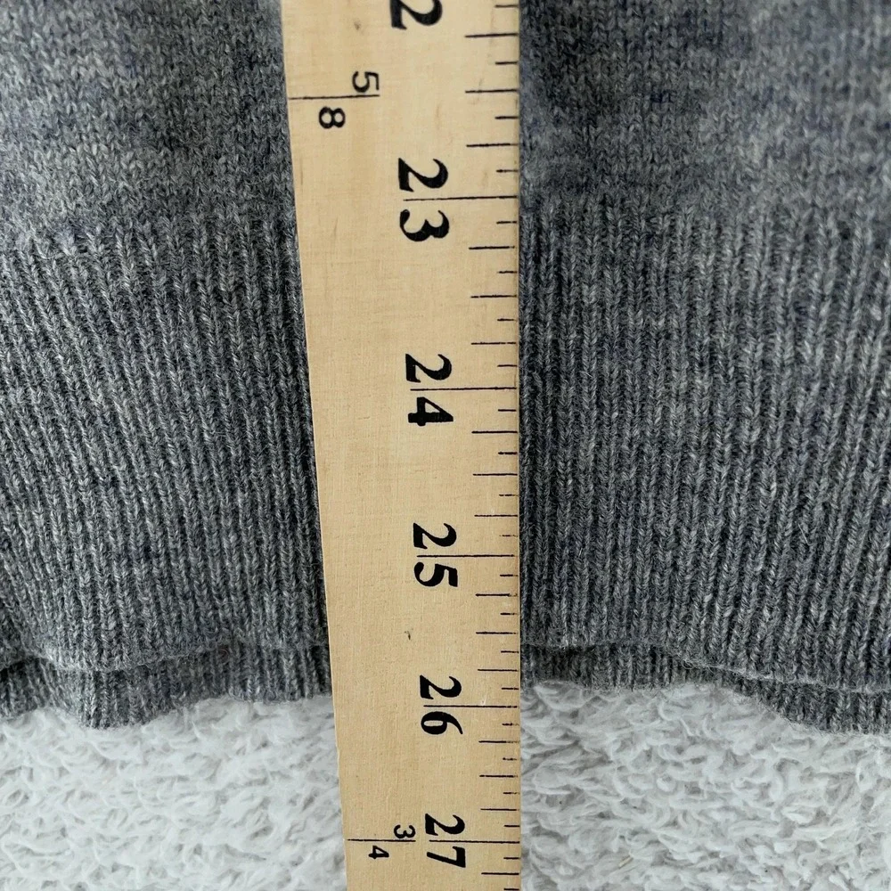 L.L. Bean Sweater Vest FITS S/M Gray 100% Lambswool Knit V Neck Made in England‎